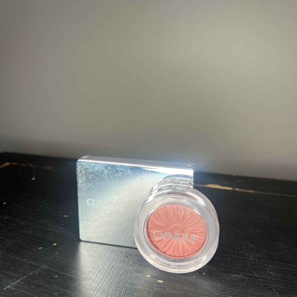 Clinique Coral Blush with Silver Compact